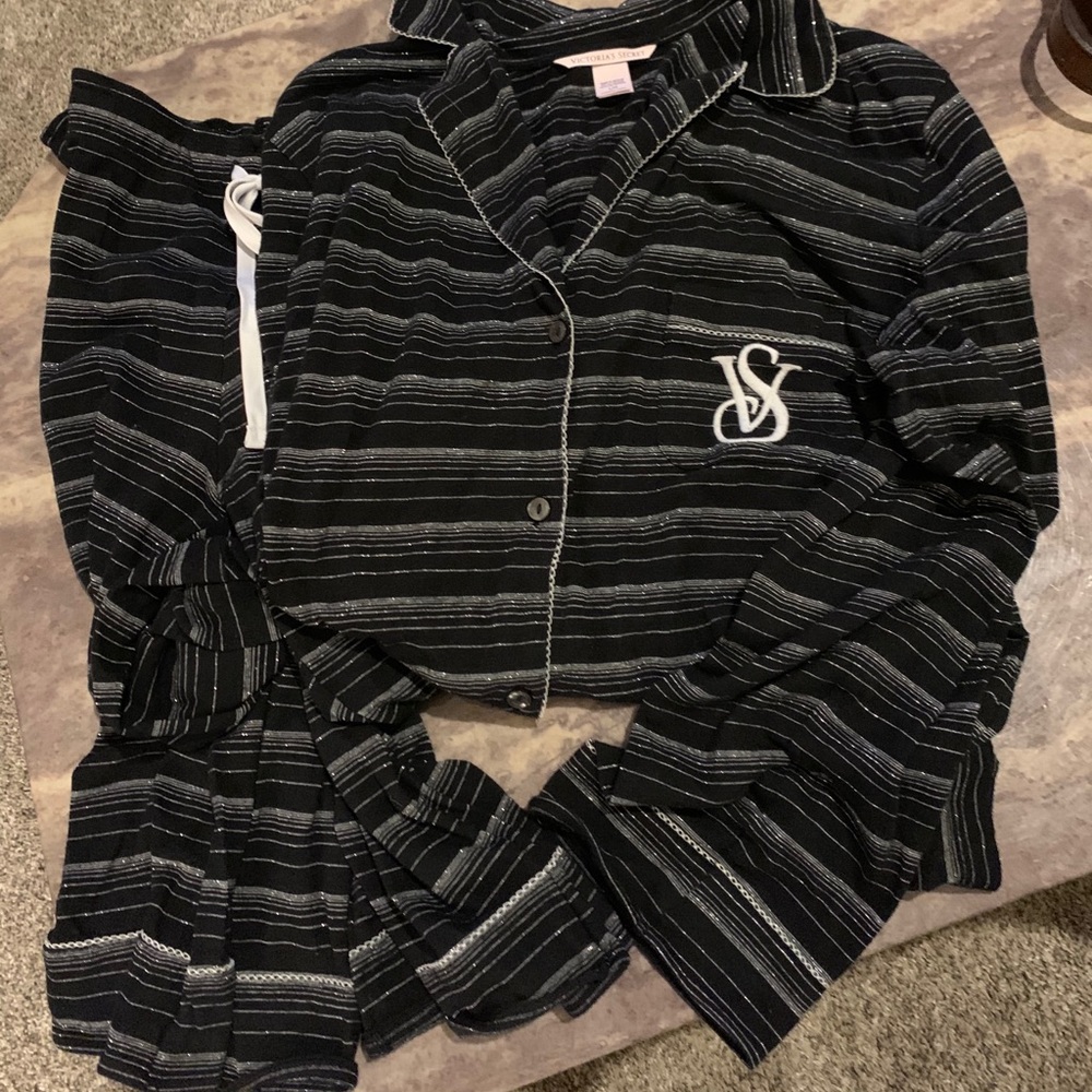Size L / tall pajama set / black with silver